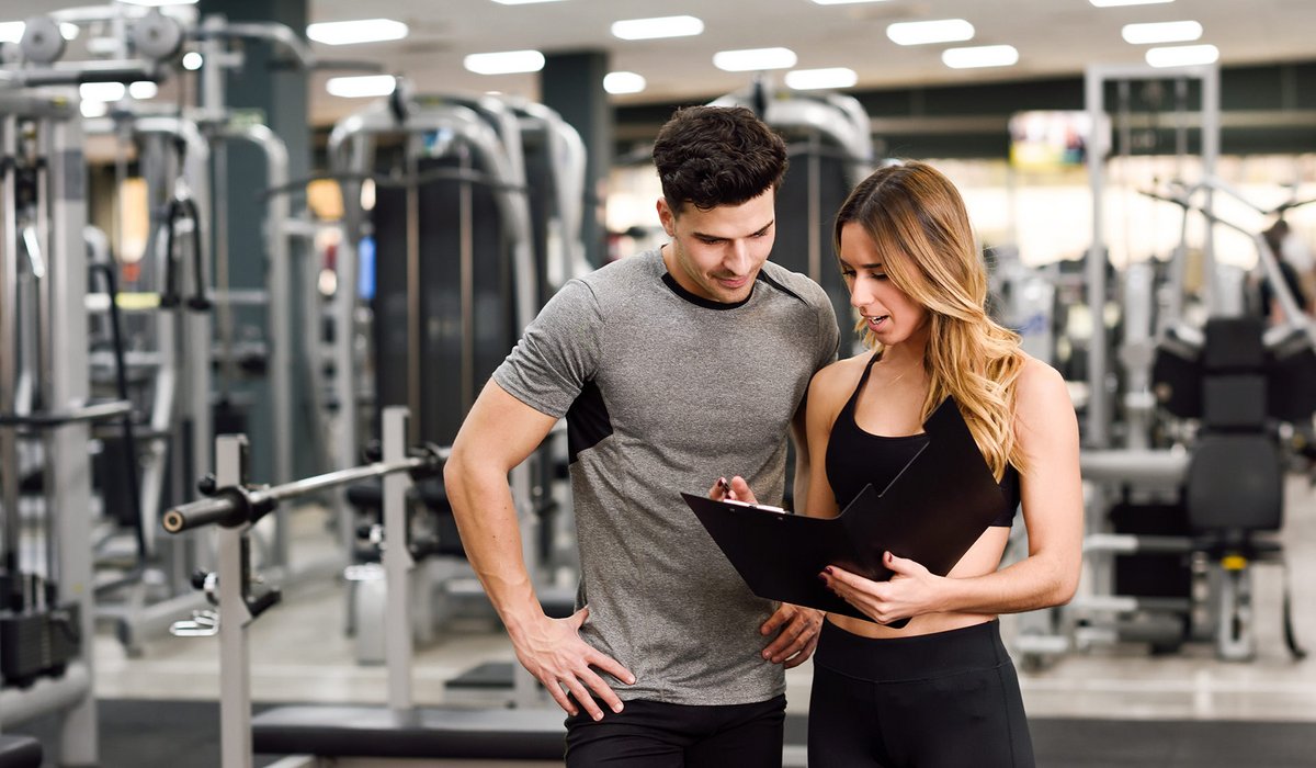 Sport- und Fitnesskauf&shy;mann/-frau